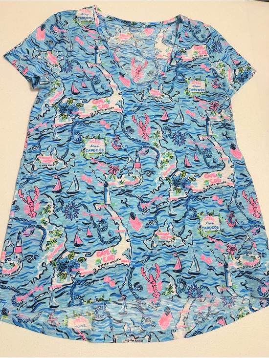 Lilly Pulitzer Tops - Lilly Pulitzer Etta V-Neck Top — Bali Blue Lilly Loves Cape Cod XS